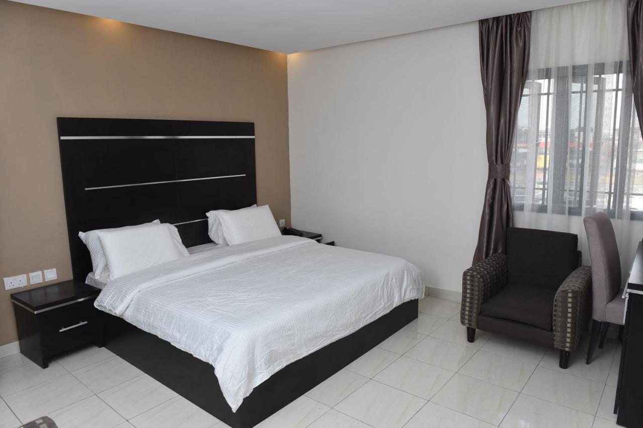Urban Metro Inn Lagos Buitenkant foto
